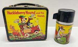 lot 215 image: 1961 Aladdin (Huckleberry Hound And His Friends) Metal Lunchbox & Thermos