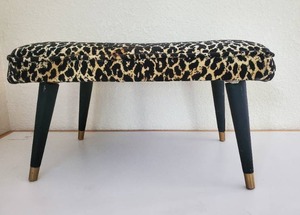 lot 2 image: Vintage MCM Mid-Century Modern Upholstered Ribbed Leopard Velvet-Style Stool Bench Footrest Ottoman