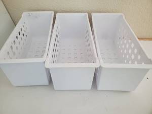 lot 27 image: Storage Basket Plastic Mesh Style White