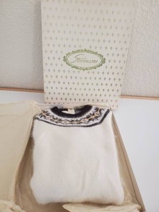 lot 33 image: Tami Original Cream Colored 50% Lambswool-40% Angora Rabbit Hair-10% Nylon Sweater