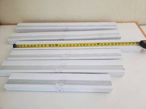 lot 49 image: Six White Or Cream Window Blinds