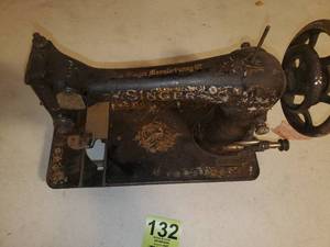 lot 132 image: Antique Singer Sewing Machine-The Singer Manufacturing Co.