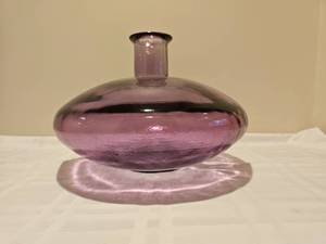 lot 53 image: Bulbus Purple Glass Vase