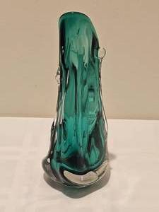 lot 6 image: Penne Franks Simon Emerald Liquid Glass Vase