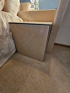 lot 3 image: Post Modern Petal Tone Glass Headboard Set
