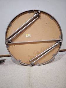 lot 64 image: Round Samsonite Folding Table