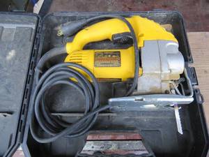 lot 5 image: Dewalt Orbital Jig Saw - Model DW317