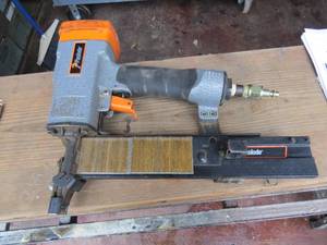 lot 6 image: Paslode Staple Gun