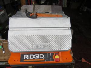 lot 19 image: Ridgid Oscillating Spindle Sander - EB44241