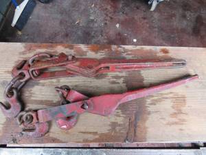 lot 23 image: 2 Chain Binders