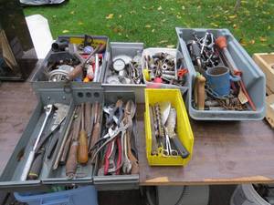 lot 27 image: Mixed Lot of Tools and Hardware