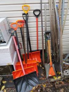 lot 34 image: Mixed Lot of Shovels and Other Yard Tools