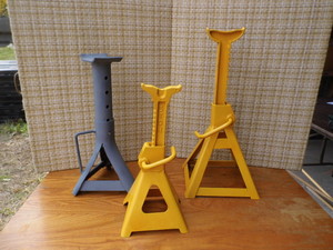3 Jack Stands