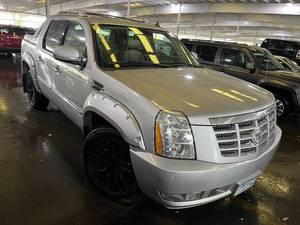2011 Cadillac Escalade EXT Luxury AWD