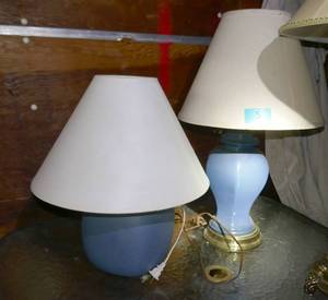 lot 5 image: Two lamps 24 and 17 inches tall