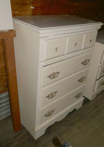lot 19 image: Kids 4 drawer white dresser 30 wide x 17 deep x 41 tall