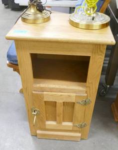 lot 28 image: Icebox looking end table 18x13x29