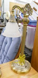 lot 34 image: Nice 21 inch lamp, adjustable glass shade