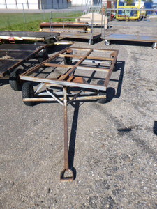 lot 15 image: Flatbed Metal Cart with Handle