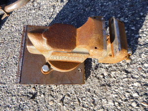 lot 26 image: Cleveland Bench Vise