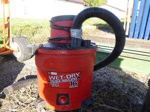 lot 30 image: Sears Craftsman Wet-Dry Double Insulated Vac