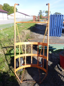 lot 32 image: BCs Best Cars Tree Ball Cart
