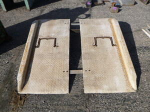 lot 36 image: Aluminum Load Ramps