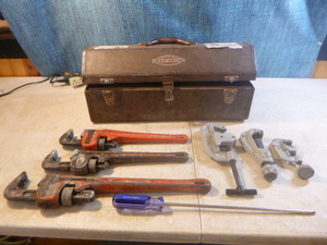 lot 43 image: Toolbox with Tools
