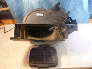 lot 49 image: John Deere Power Flow Grass Blower Attachment
