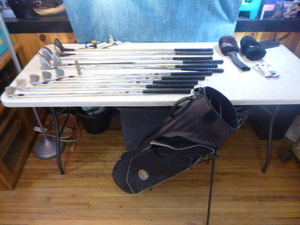lot 71 image: Golf Clubs with Golf Bag