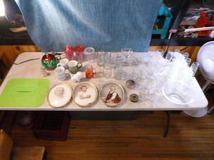 lot 97 image: Kitchen Items