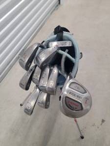 lot 41 image: Ladies Allied Pro Golf Club Set with Bag
