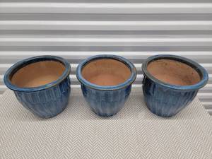 lot 15 image: Blue Glaze Planter Trio