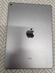lot 62 image: Apple iPad Model A1566