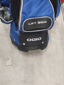 lot 40 image: Adams Golf IDEA Golf Club Set with Ogio Bag