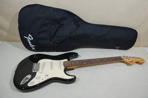 Fender Squier Strat Affinity Series Electric Guitar with Gig Bag