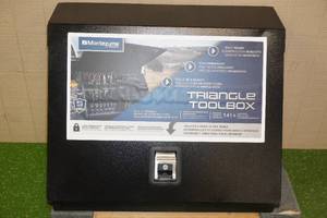 Montezuma Triangle Toolbox 26x18