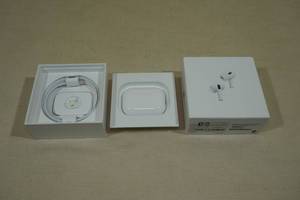 Apple Airpod Pros 2nd Generation with MagSafe Charging Case