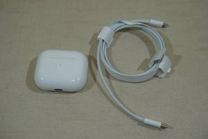 Apple Airpods 3rd Generation with Lightning Charging Case