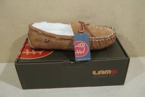Lamo Womens Brittain Moccasins II -Size 9