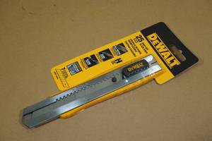 DeWalt 25mm Snap-Off Blade Knife