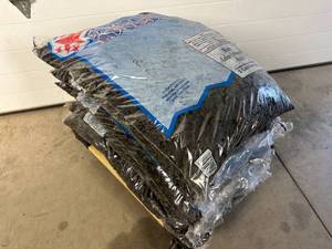 5 New Bags of Black Mulch