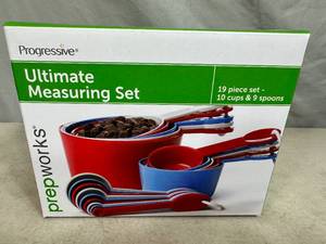 New 19 Piece Kitchen Measuring Set