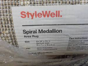 lot 62 image: Stylewell Spiral Medallion 6x 9 Area Rug