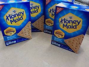 lot 134 image: 4 Boxes Honey Maid Graham Crackers 14.4 oz Boxes best date 082023