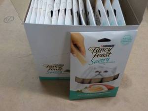 lot 153 image: 15 ct Purina Fancy Feast Savory Cat Treats Natural Tuna in a Demi Glaze best date 082023 Retail $3 each