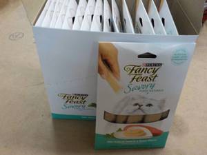 lot 157 image: 15 ct Purina Fancy Feast Savory Cat Treats Natural Tuna in a Demi Glaze best date 082023 Retail $3 each