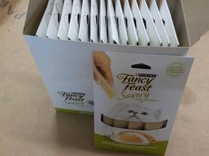 lot 163 image: 15 ct Purina Fancy Feast Savory Cat Treats Natural Chicken in a Demi Glaze best date 082023 Retail $3 each