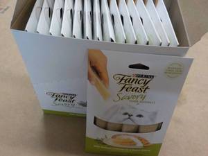 lot 164 image: 15 ct Purina Fancy Feast Savory Cat Treats Natural Chicken in a Demi Glaze best date 082023 Retail $3 each