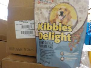 lot 198 image: 10 - 14 oz Bags Kibbles Delight Dog Food
